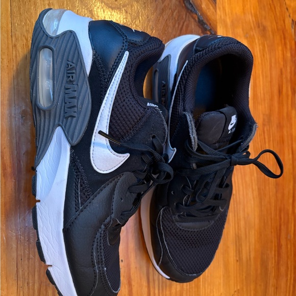 Nike Air Max Excee Black and White Athletic Shoes - Picture 2 of 5